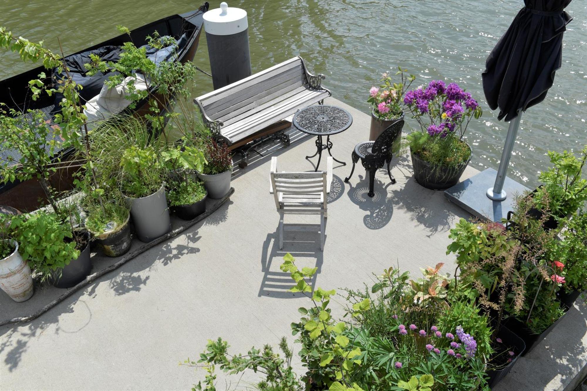לינה וארוחת בוקר Diemerbrug Wheelhouse Euphrate Houseboat מראה חיצוני תמונה